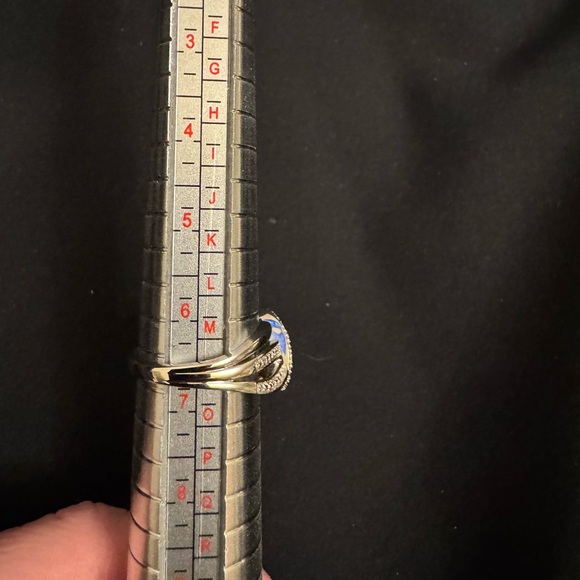 Kay Jewelers Sterling Silver Diamond Ring size 7 - Picture 3 of 4